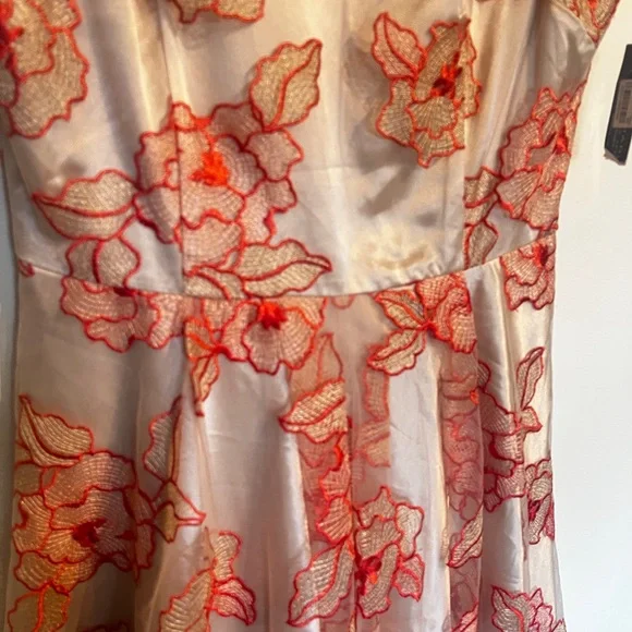 Tahari Ivory Dress with Coral Floral Lace - Picture 6 of 8